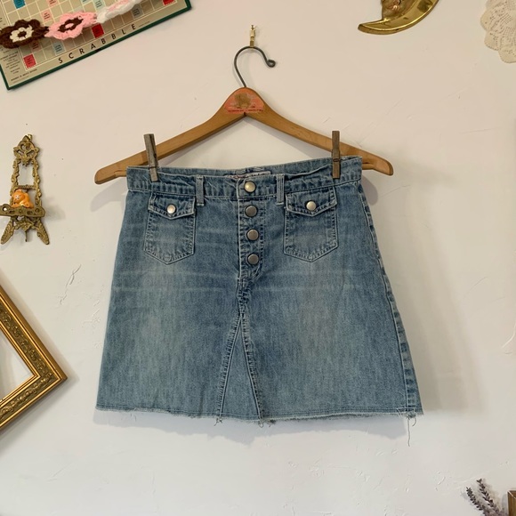 Y2K Button Front Denim Mini Skirt Santa Barbara Light Wash Denim Skirt - Picture 1 of 4